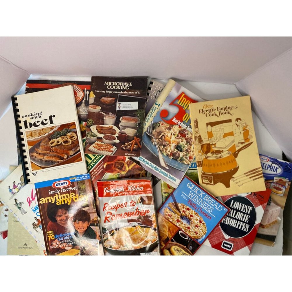 Lot of Mixed Vintage Recipe Booklets Books 19 pieces Pillsbury Better Homes